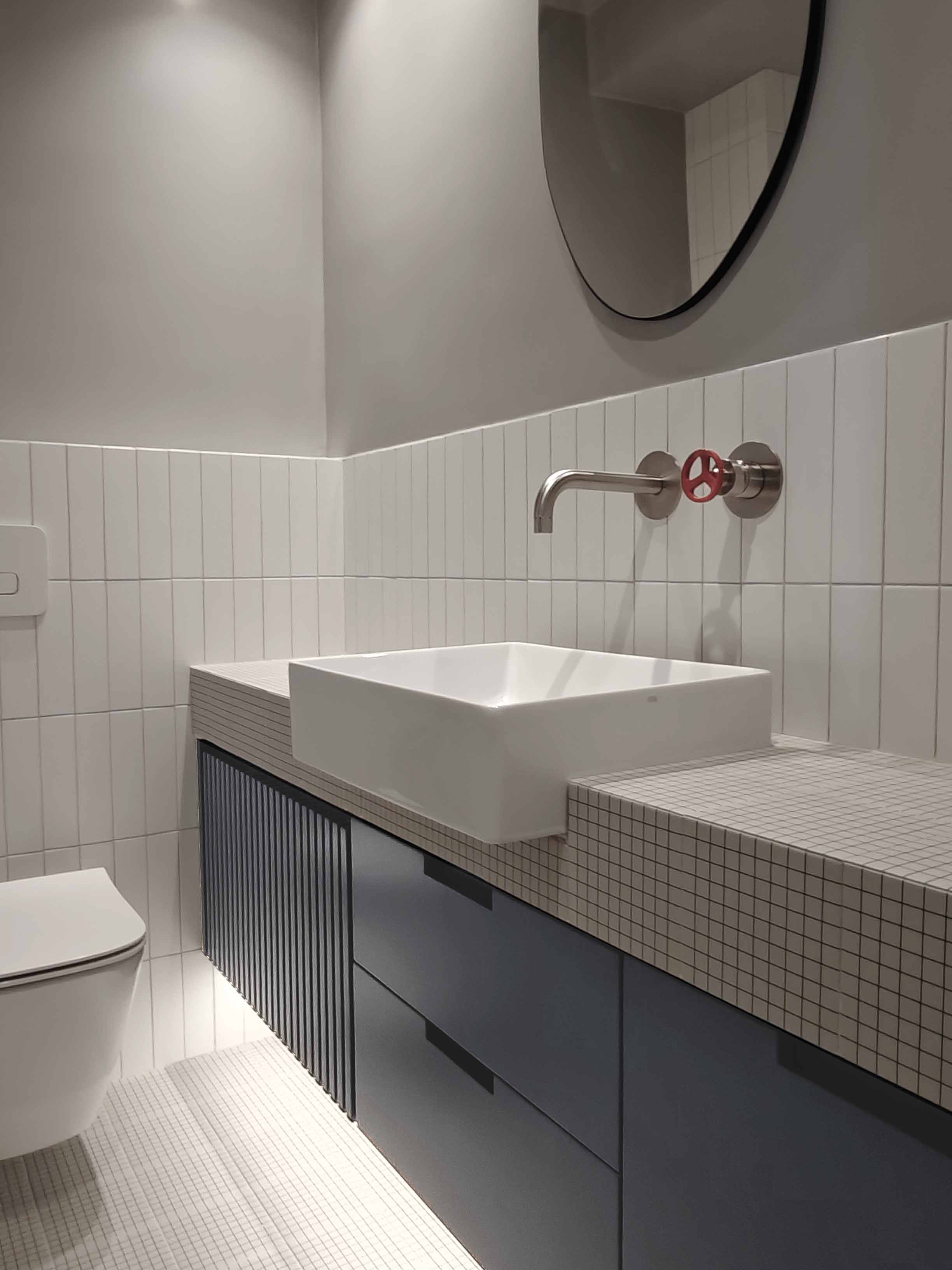 pop minimal bathroom