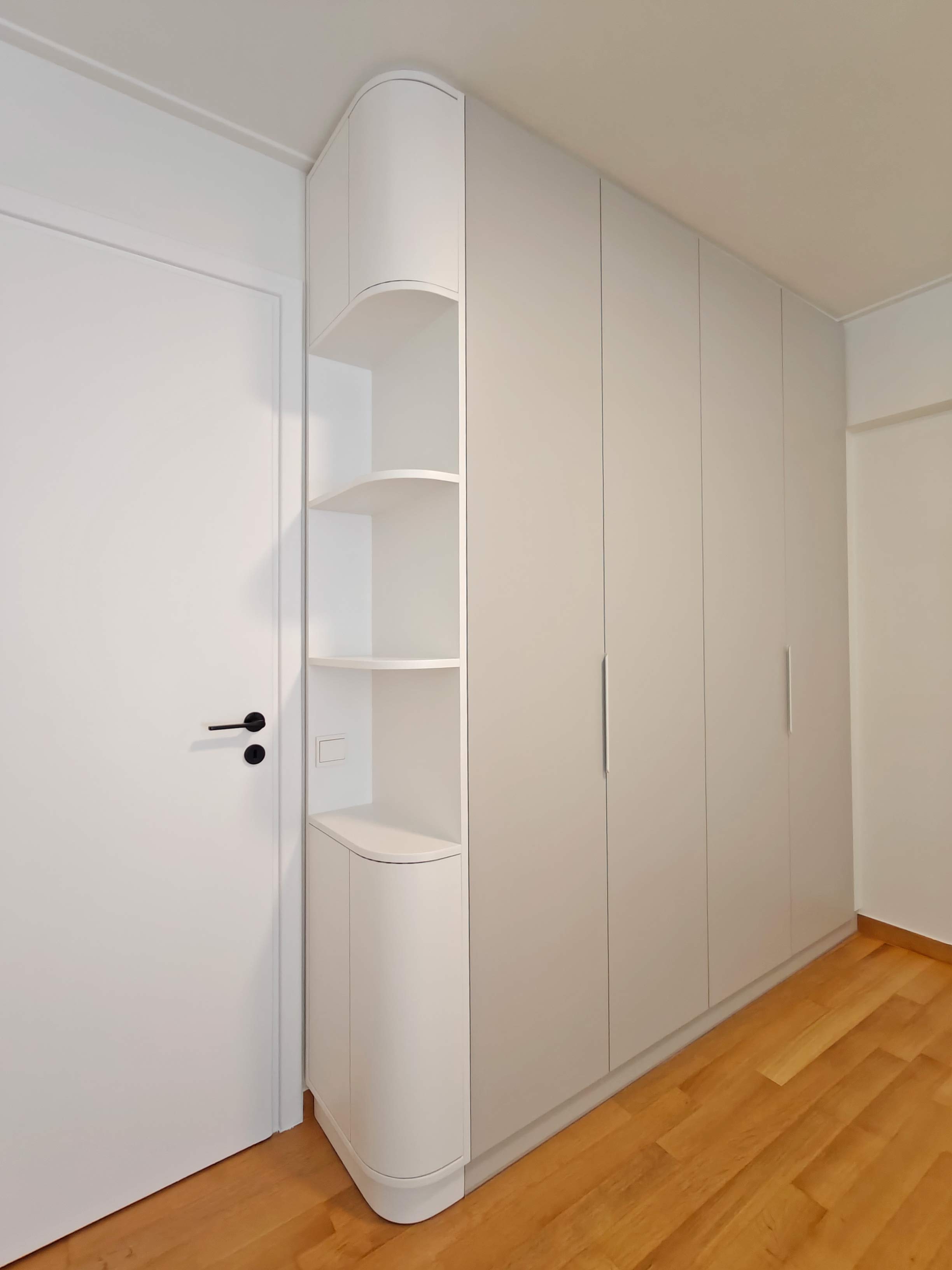 Κουρμπαριστά έπιπλα