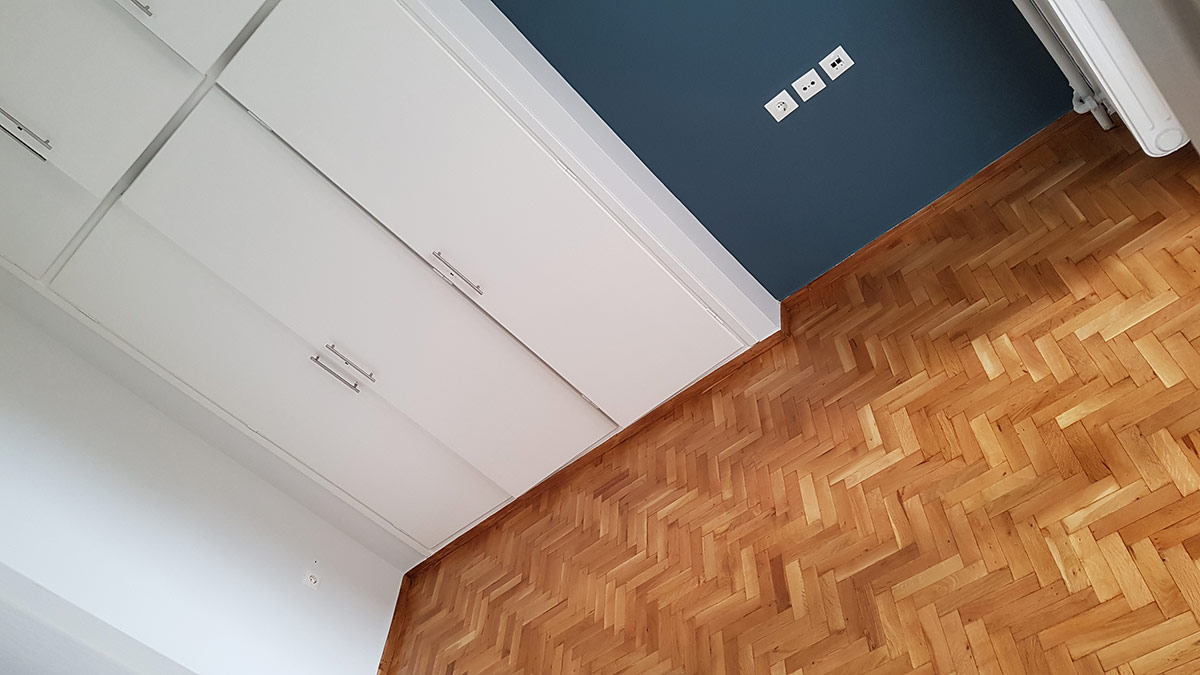 Αναπαλαίωση Παλαιάς Ξύλινης Ντουλάπας