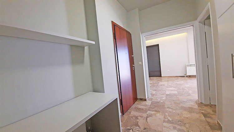 Χώρος εργασίας στην είσοδο