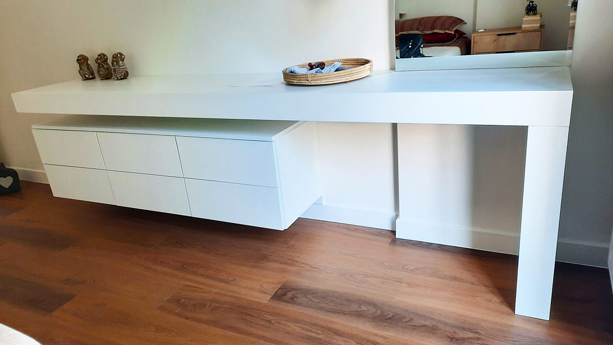 Custom Κατασκευή Επίπλου από Λάκα