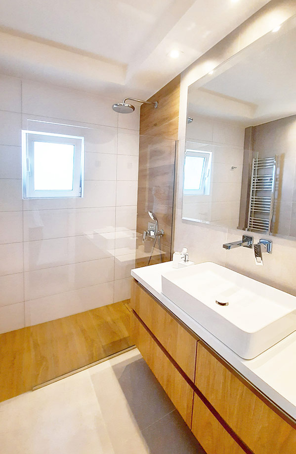 Κατασκευή Ξύλινου Επίπλου με Πάγκο από Λάκα