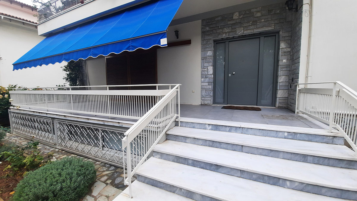 Σκαλιά Εισόδου