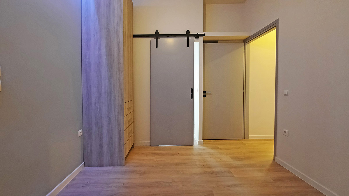 Μετατροπή Υπάρχουσας Πόρτας σε Συρόμενη με Μηχανισμό Αχυρώνα