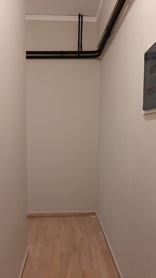 Βάψιμο Σωληνώσεις Καλοριφέρ σε μαύρο χρώμα