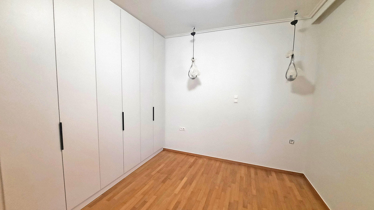 Κατασκευή Ανοιγόμενης Ντουλάπας στο Υπνοδωμάτιο