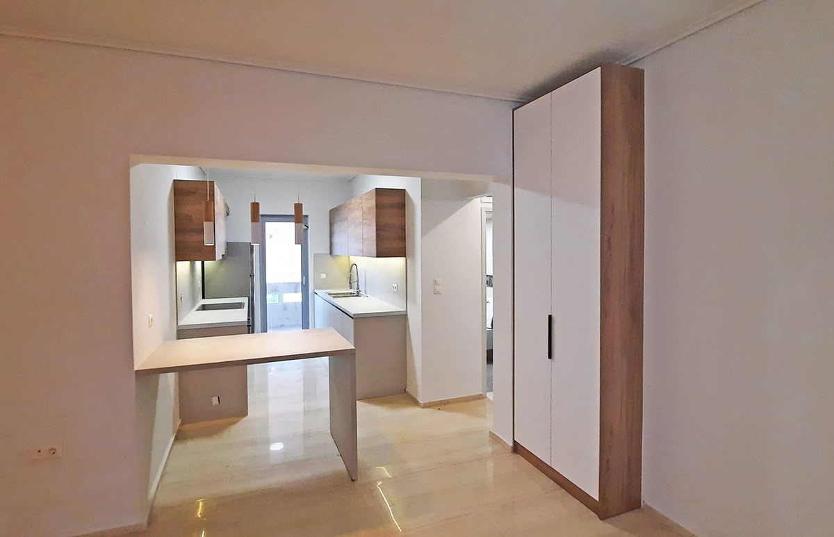 Κλείσιμο Παλιάς Πόρτας με Κατασκευή Ντουλάπας Αποθηκευτικού Χώρου