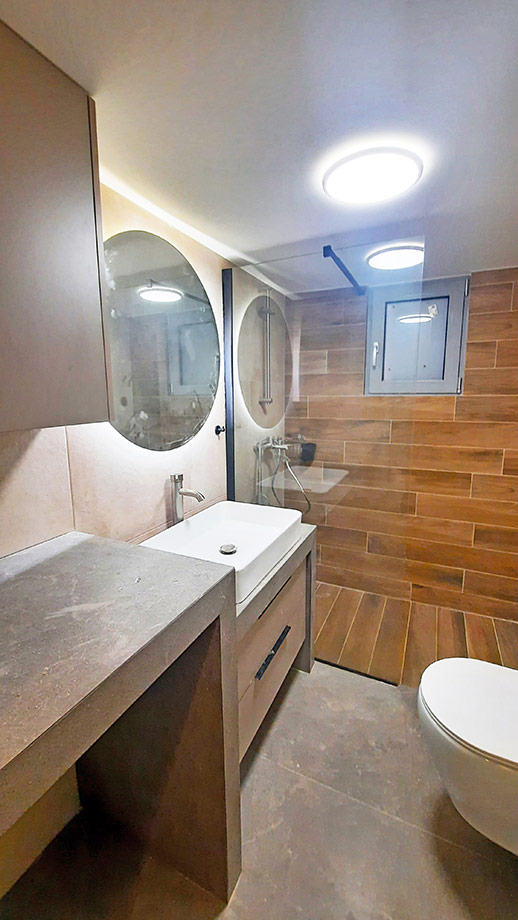 Ντουζιέρα με Πλακάκι σε Όψη Ξύλου