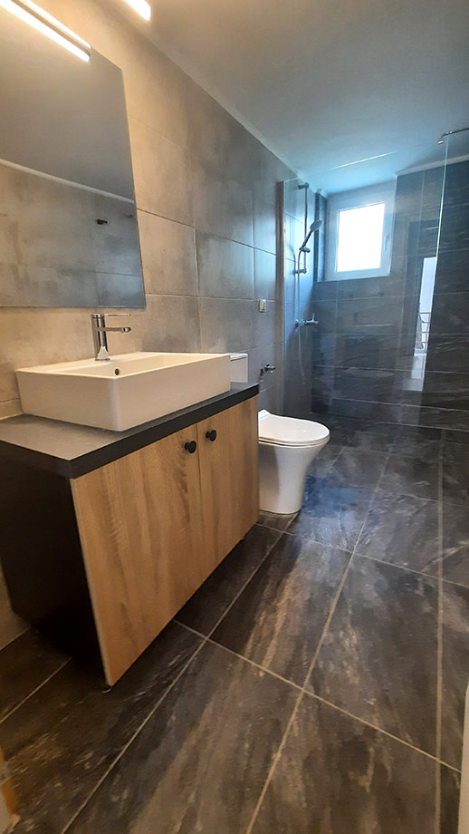 Ανακαίνιση Μπάνιου με Ντουζιέρα