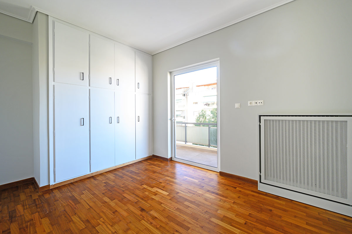 Ανακαίνιση Παλαιάς Ντουλάπας με Αφαίρεση Πηχάκια