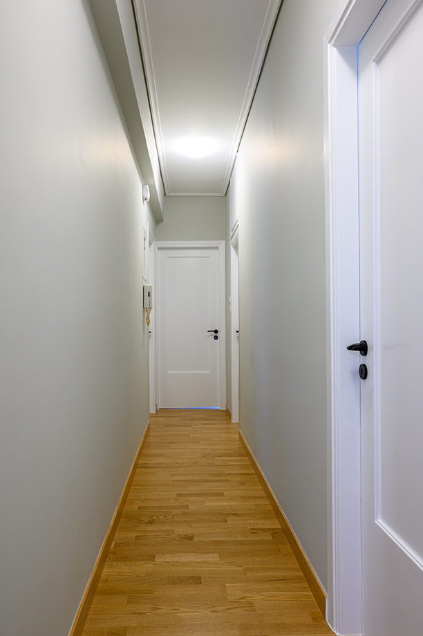 Λεπτομέρειες Hall σε Γκρί και Λευκό