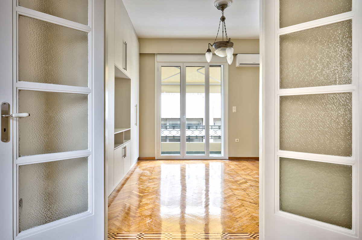 Ανακαίνιση Παλαιάς Δίφυλλης Ξύλινης Πόρτας