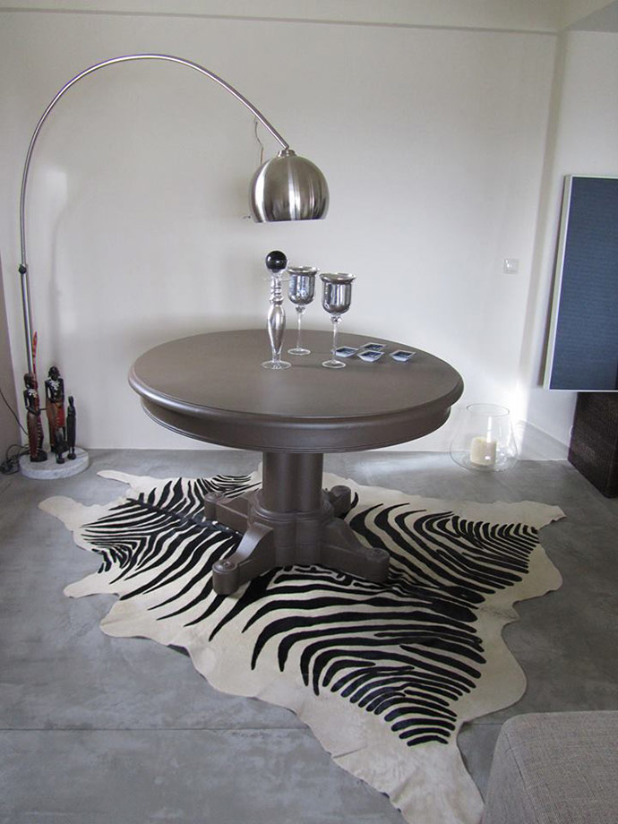 Βάψιμο Παλιού Τραπεζιού Αντίκα σε Υφή Λάκας