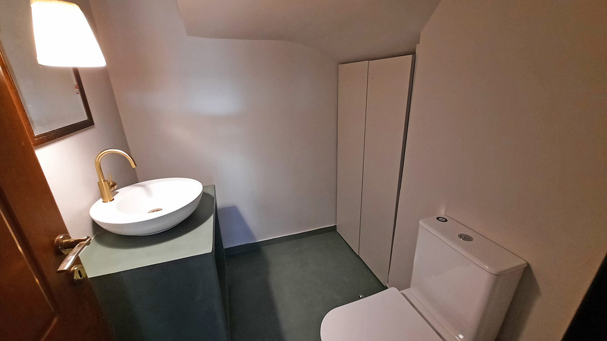 Χτιστό Έπιπλο και Δάπεδο απο Πράσινη Πατητή Τσιμεντοκονία