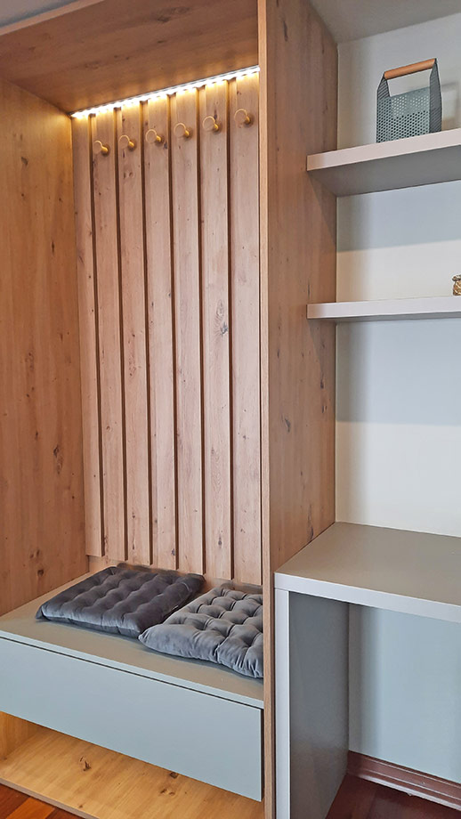 Έπιπλο Εισόδου