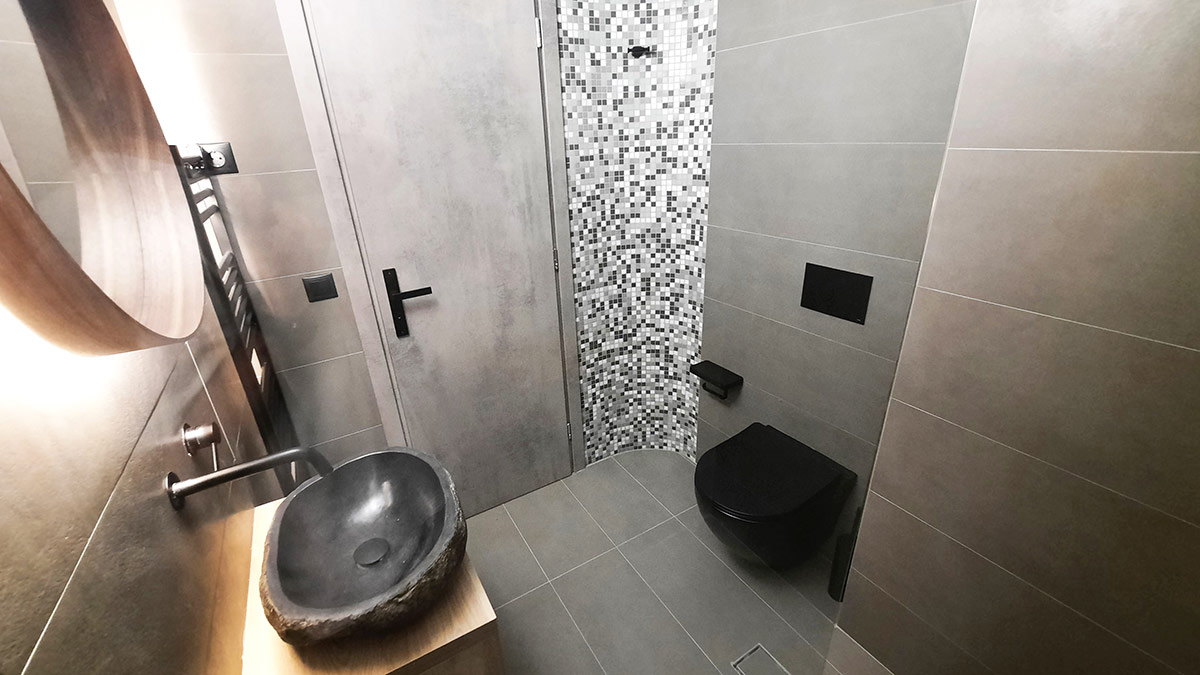 Κουρμπαριστός Τοίχος με Επένδυση Ψηφίδας