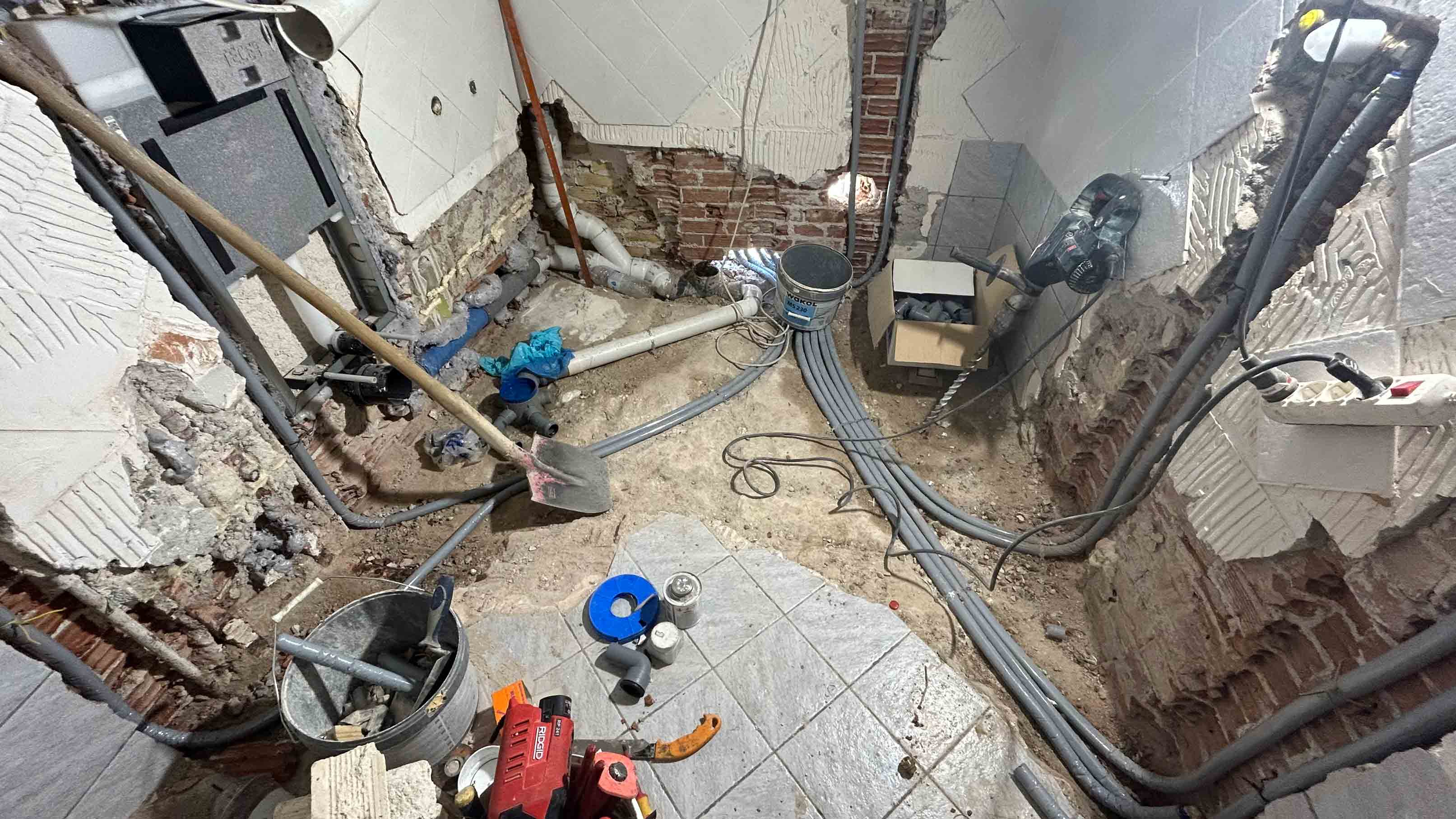 Νέες υδραυλικές εγκαταστάσεις μπάνιου