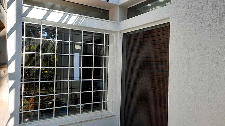 Τοποθέτηση σίτες πλισέ