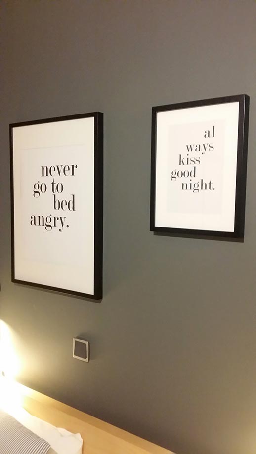 Κάδρα με αποφθέγματα αγάπης στο υπνοδωμάτιο