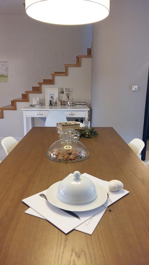 Κατασκευή τραπεζαρίας από καπλαμά δρύς