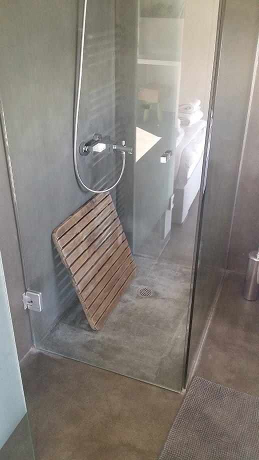 Γυάλινο Ντούζ