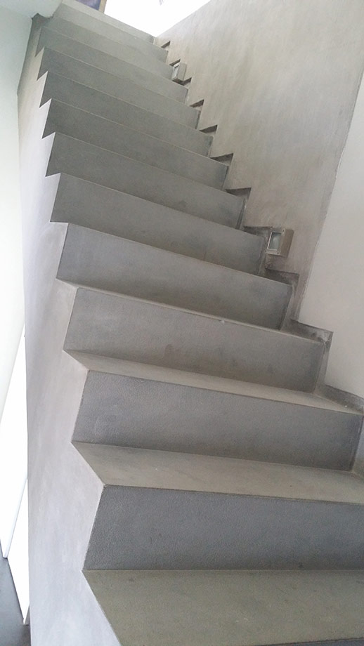 Χτιστή Σκάλα με Πατητή Τσιμεντοκονία