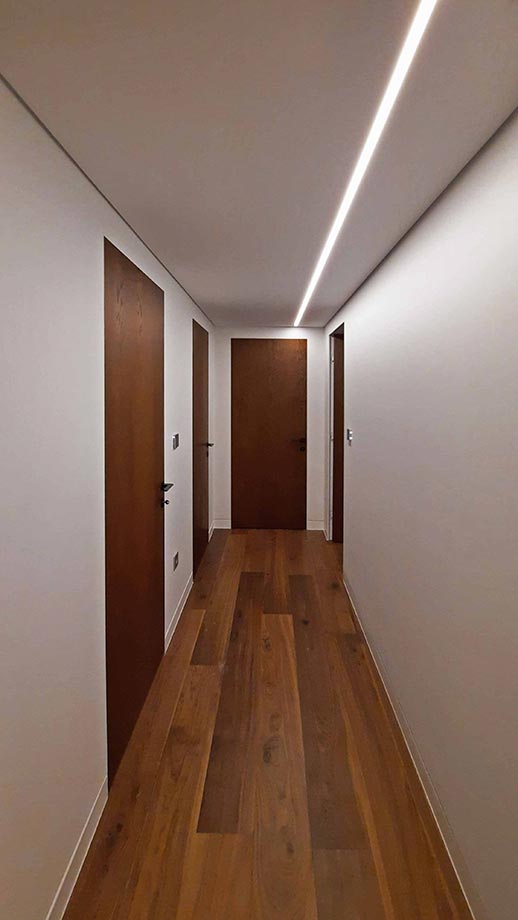 Εσωτερικές πόρτες απο καπλαμά με κρυφές κάσες