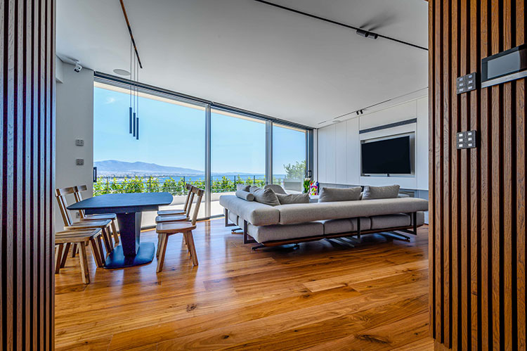 Προγυαλισμένα ημιμασίφ δάπεδα 22mm Αμερικανικής καρυδιάς