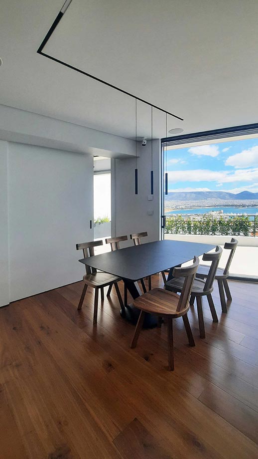 Συρόμενο διαχωριστικό κουζίνας απο λακαριστές πόρτες